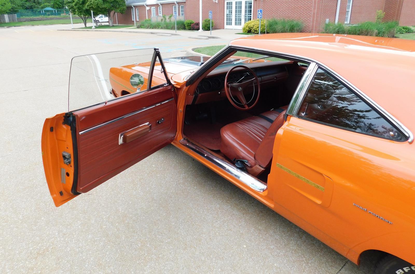 Plymouth-Road-Runner-1970-coupe-22