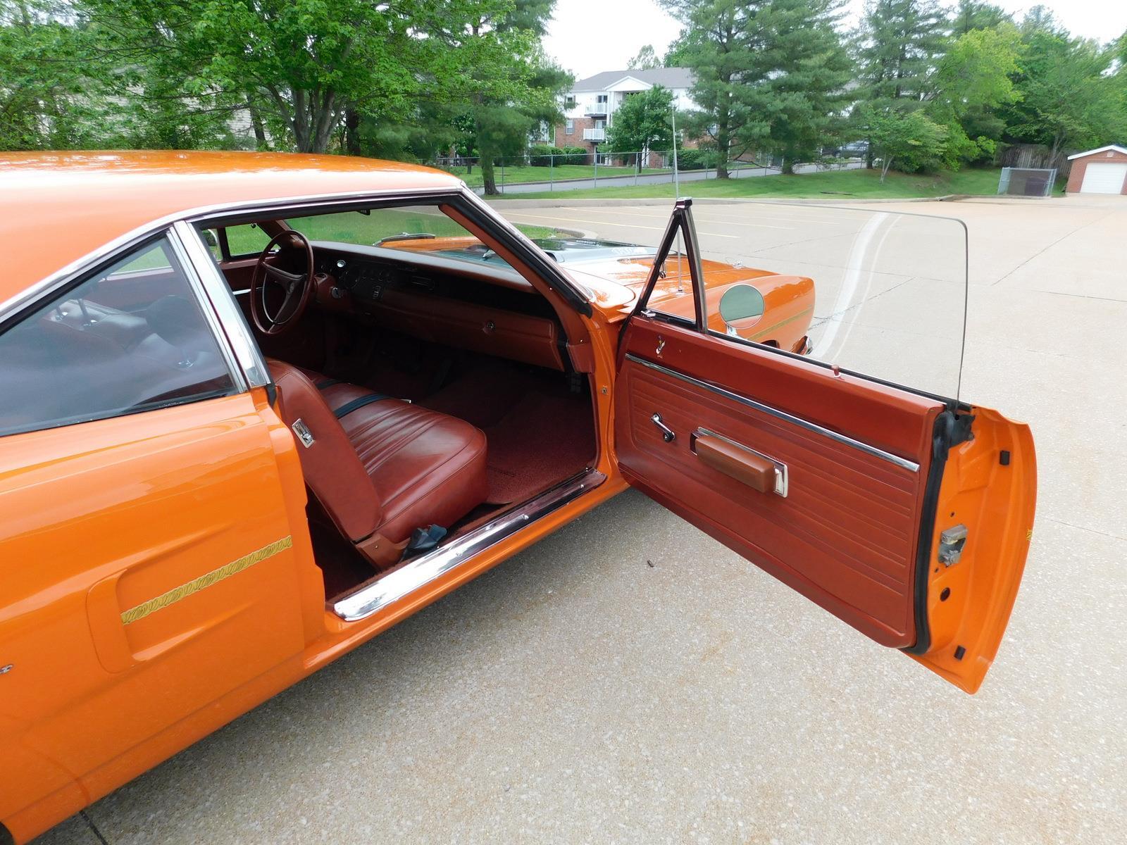 Plymouth-Road-Runner-1970-coupe-31