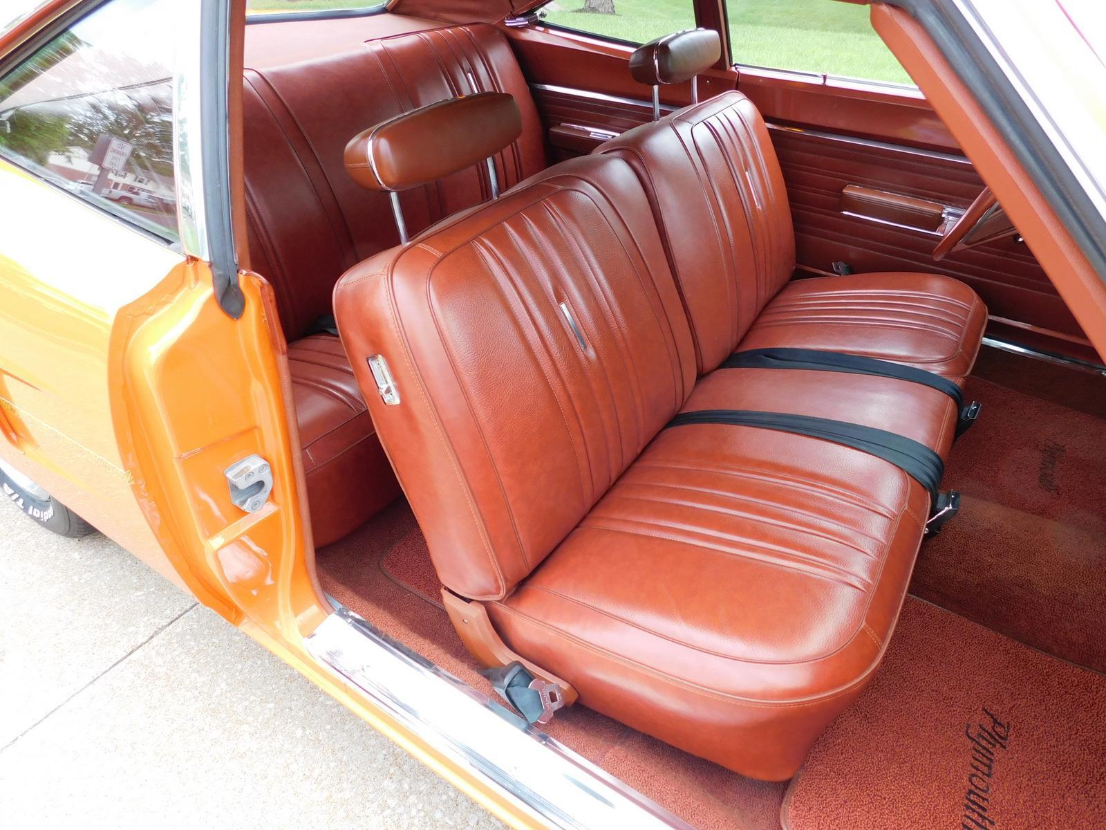 Plymouth-Road-Runner-1970-coupe-34