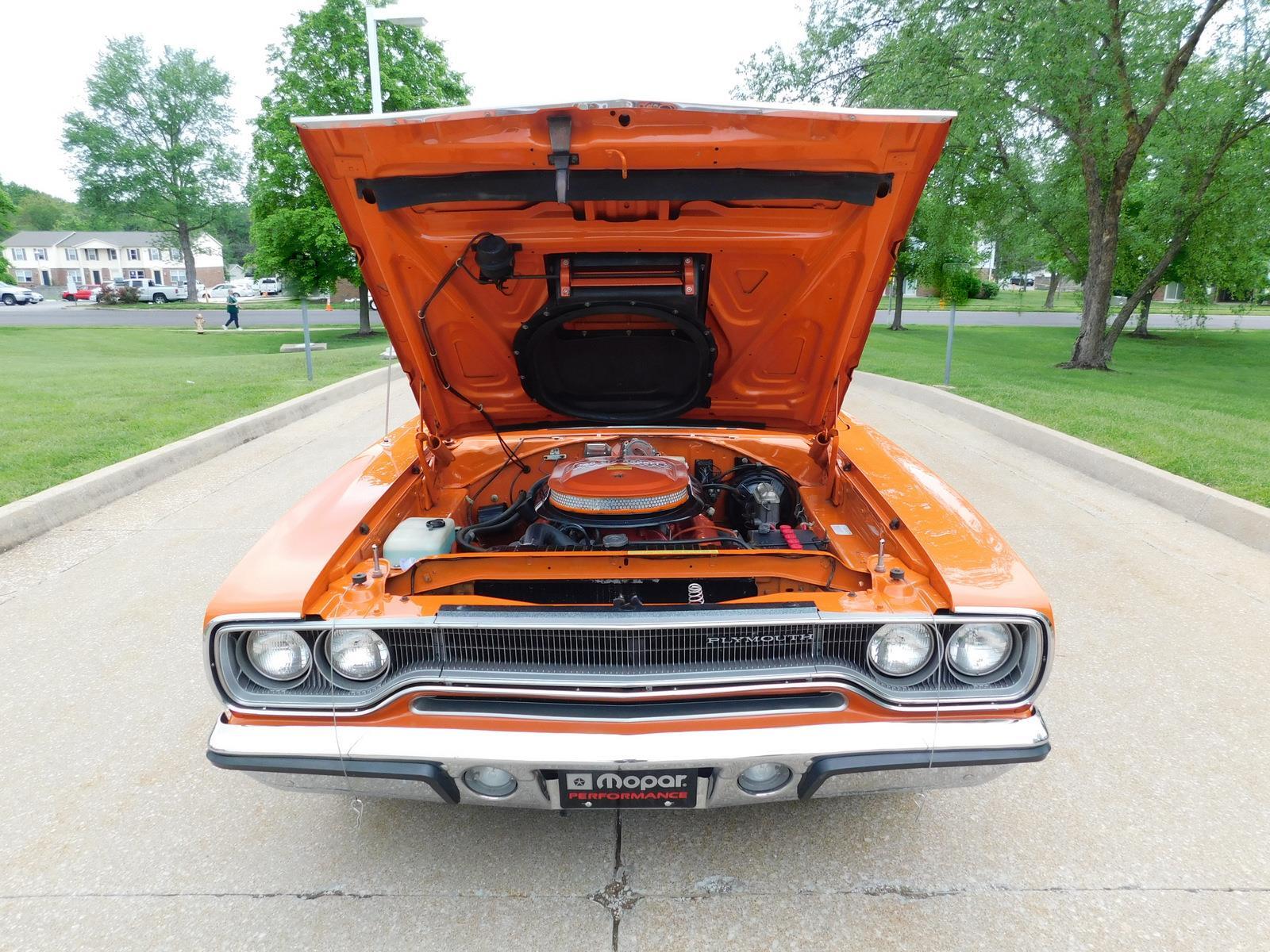 Plymouth-Road-Runner-1970-coupe-39