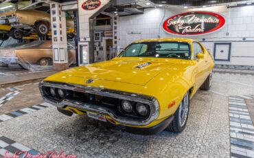 Plymouth-Road-Runner-1972-1