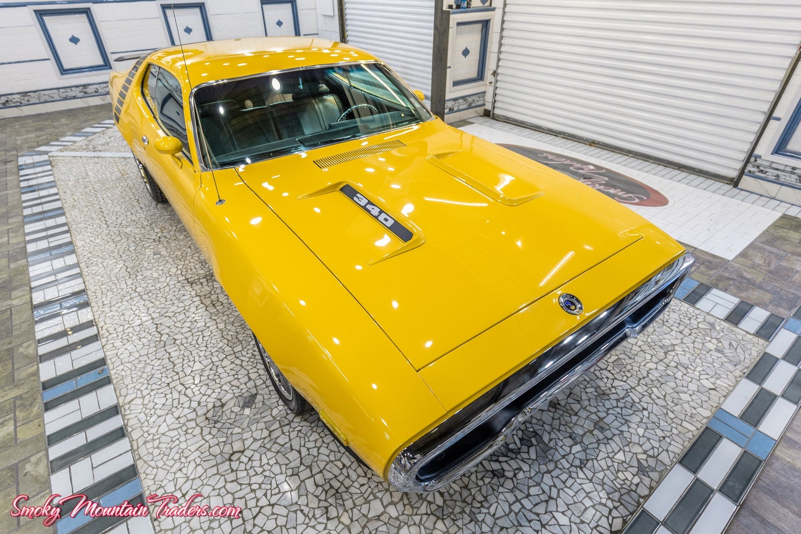 Plymouth-Road-Runner-1972-17