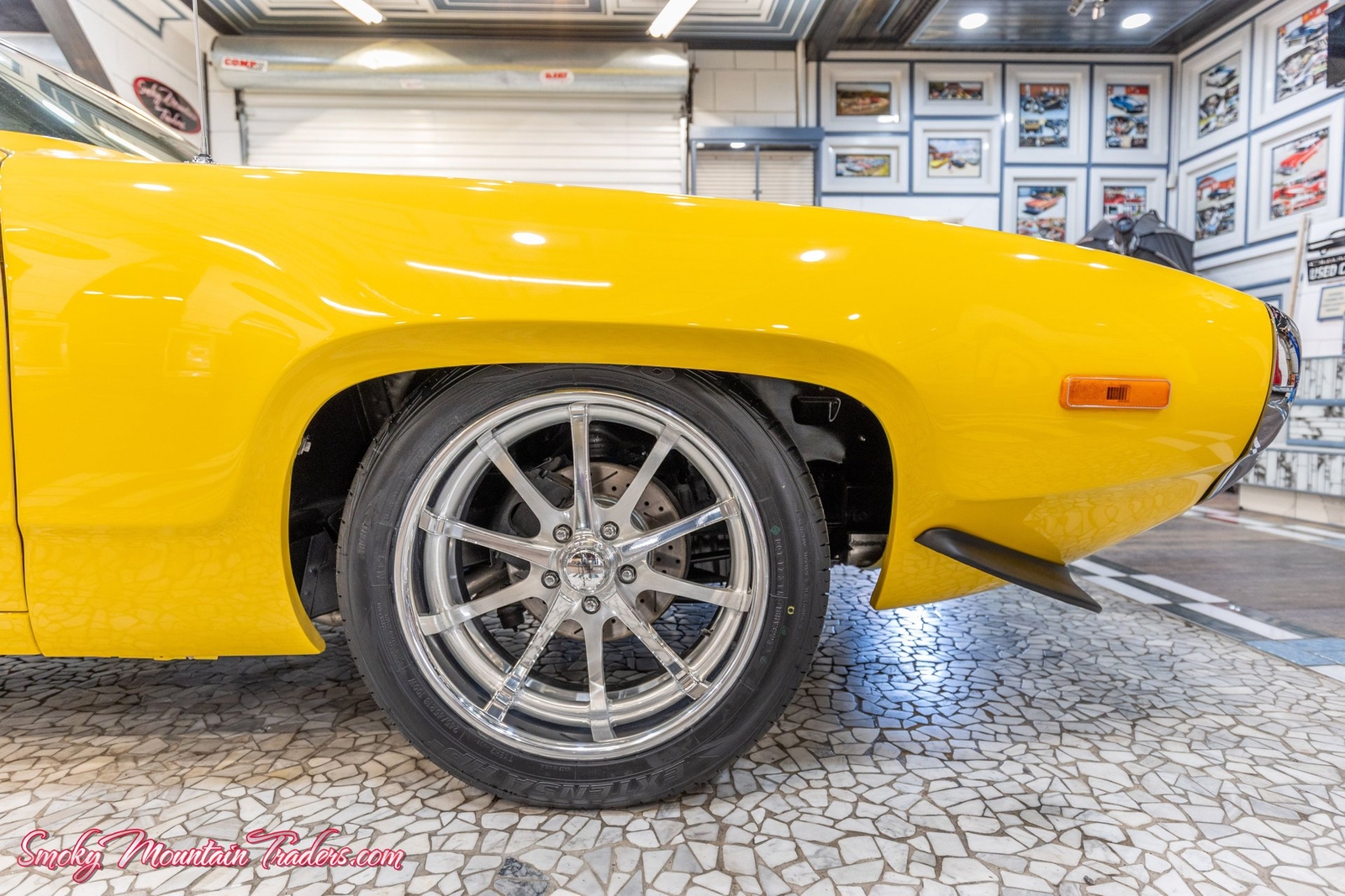 Plymouth-Road-Runner-1972-20