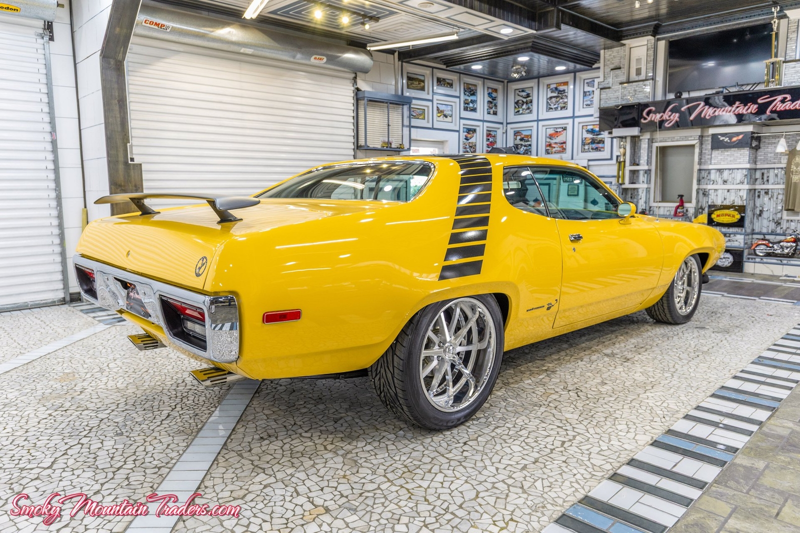 Plymouth-Road-Runner-1972-22