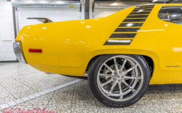 Plymouth-Road-Runner-1972-28