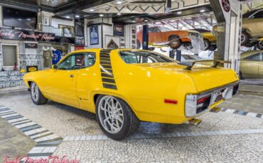 Plymouth-Road-Runner-1972-35