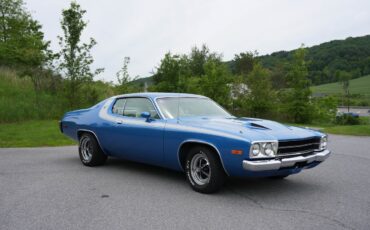 Plymouth-Road-Runner-1973-Fastback-10