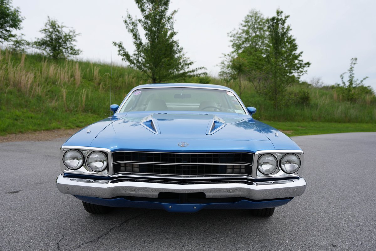 Plymouth-Road-Runner-1973-Fastback-12
