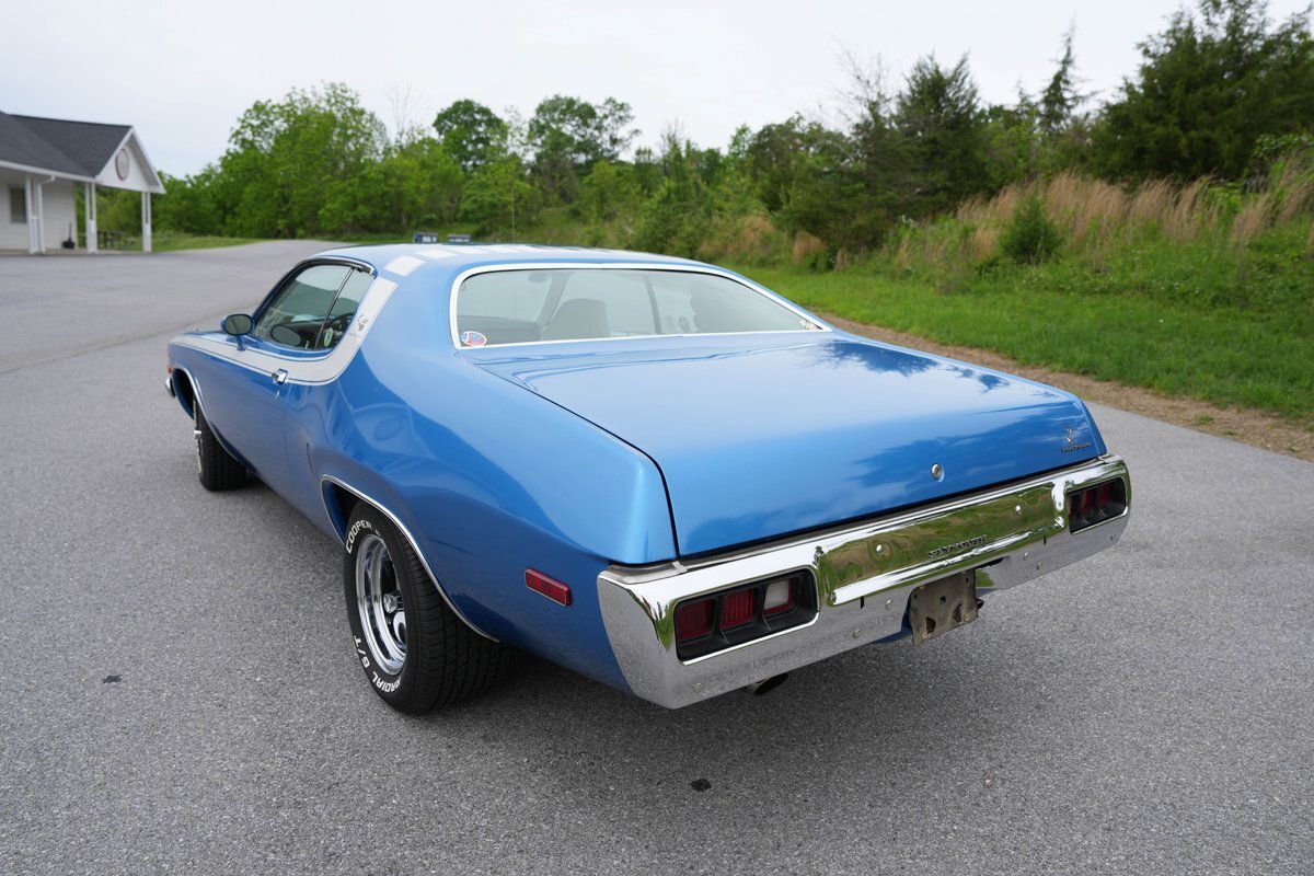 Plymouth-Road-Runner-1973-Fastback-22