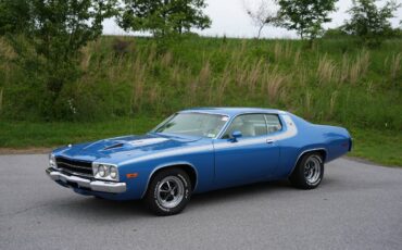 Plymouth-Road-Runner-1973-Fastback-3