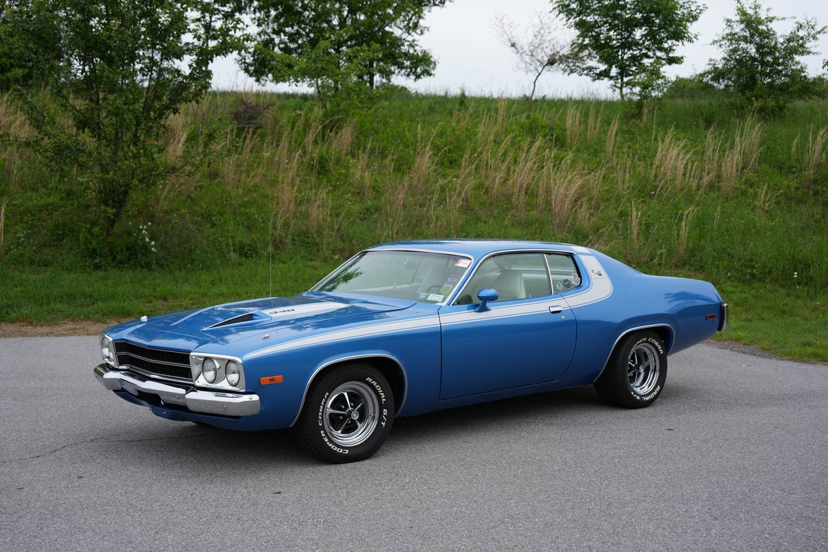 Plymouth-Road-Runner-1973-Fastback-3