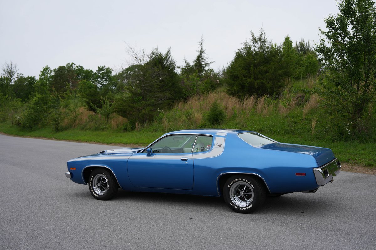 Plymouth-Road-Runner-1973-Fastback-31