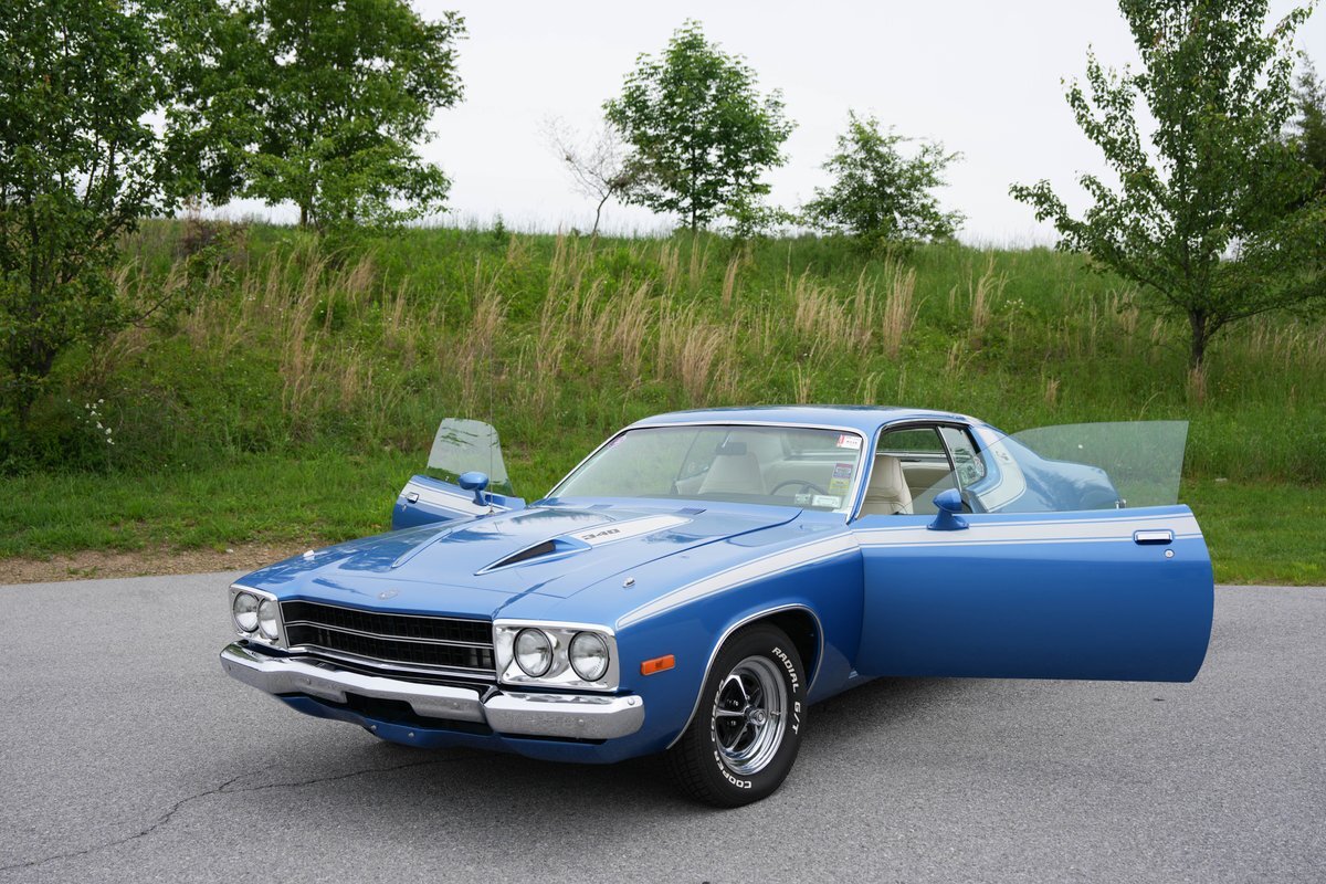 Plymouth-Road-Runner-1973-Fastback-36