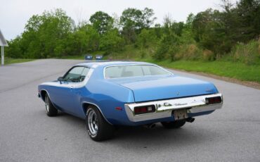 Plymouth-Road-Runner-1973-Fastback-6