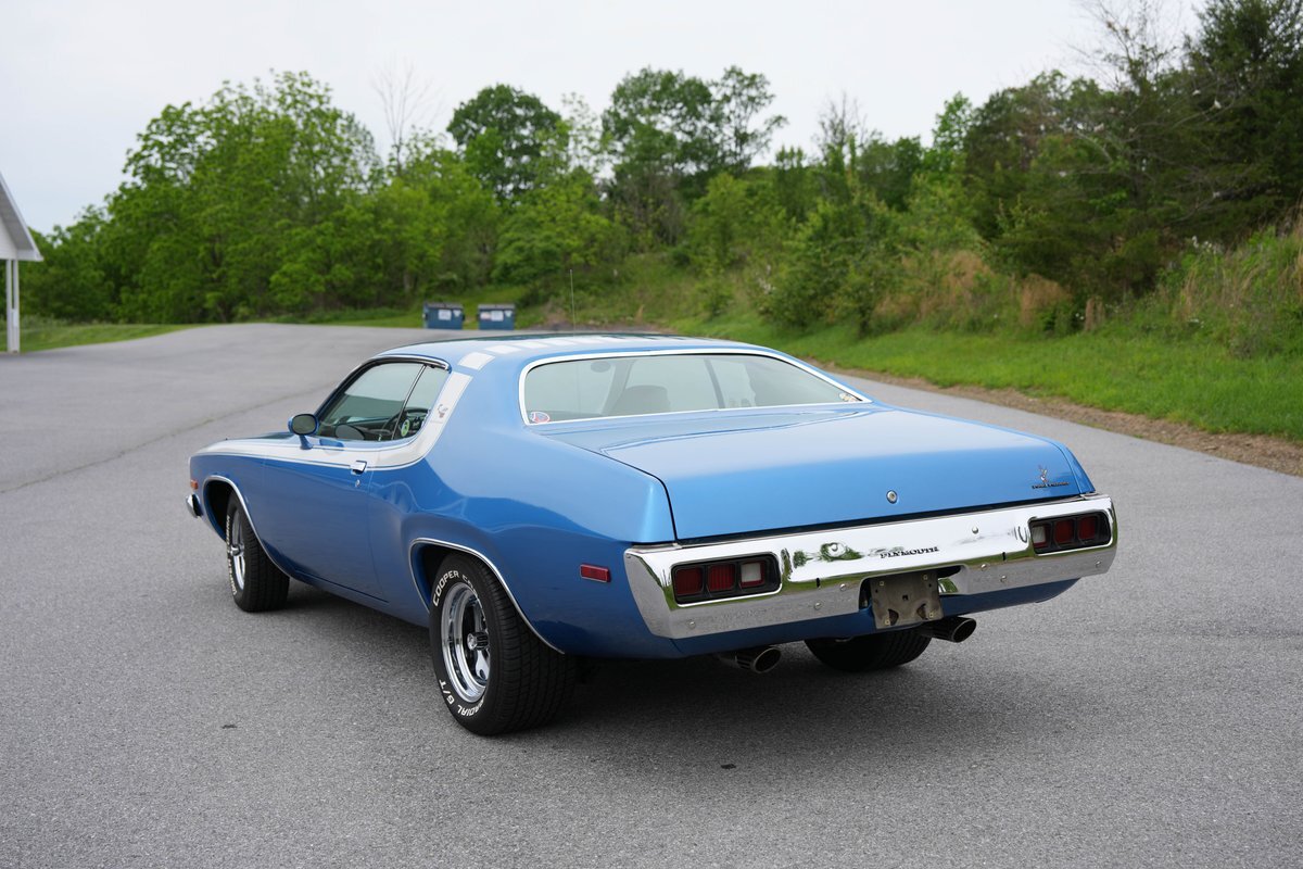 Plymouth-Road-Runner-1973-Fastback-6