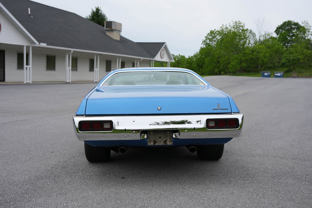 Plymouth-Road-Runner-1973-Fastback-7
