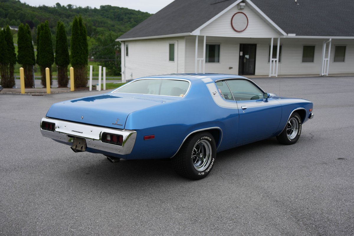 Plymouth-Road-Runner-1973-Fastback-8