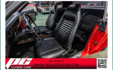 Plymouth-Road-runner-1972-red-1