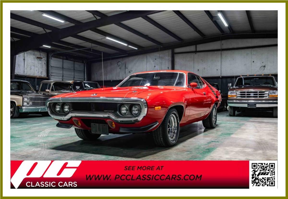 Plymouth-Road-runner-1972-red-3