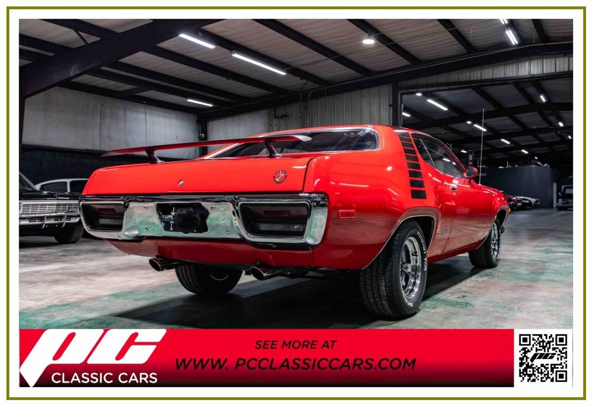 Plymouth Road runner  1972 red