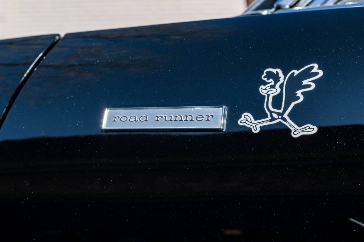 Plymouth-Roadrunner-1968-black-5
