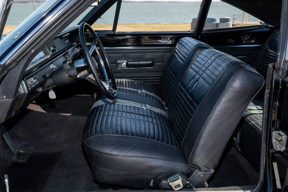 Plymouth-Roadrunner-1968-black-6