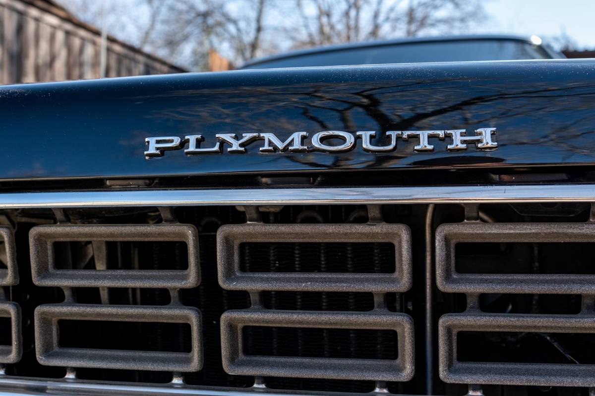 Plymouth-Roadrunner-1968-black-8