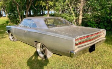 Plymouth-Roadrunner-1968-silver-1