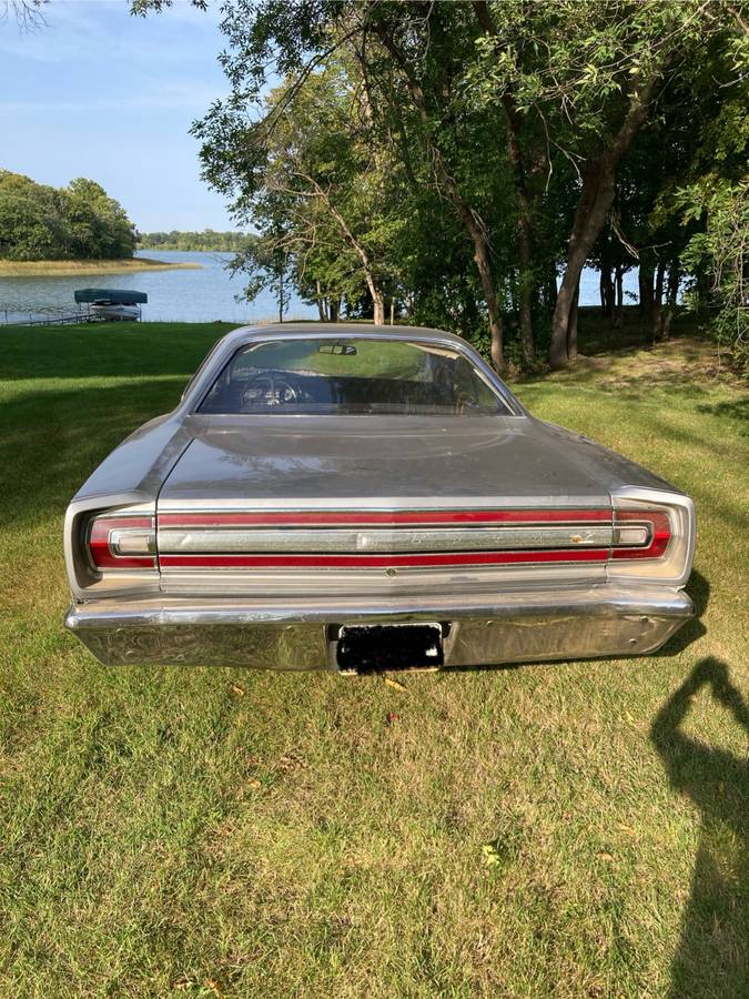 Plymouth-Roadrunner-1968-silver-2