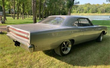 Plymouth-Roadrunner-1968-silver-3