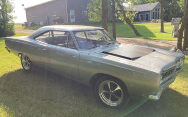 Plymouth-Roadrunner-1968-silver-4