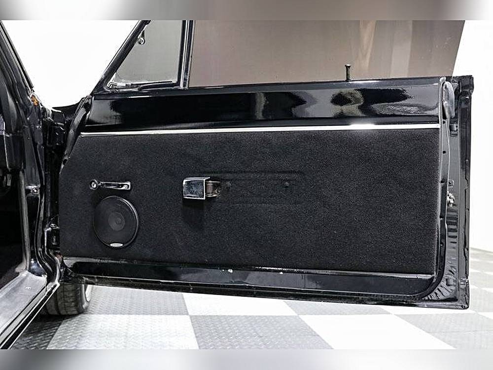 Plymouth-Roadrunner-1970-black-17