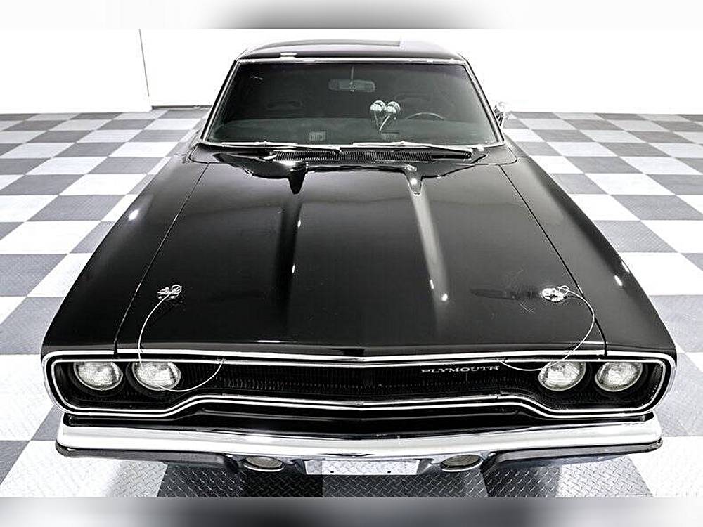 Plymouth-Roadrunner-1970-black-2