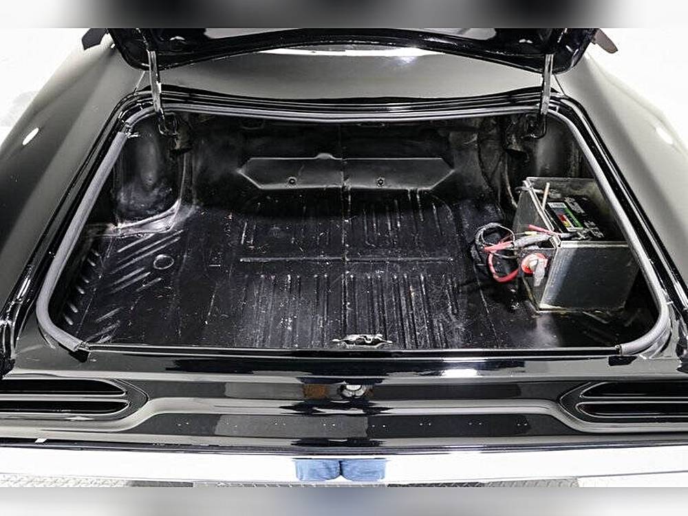 Plymouth-Roadrunner-1970-black-23