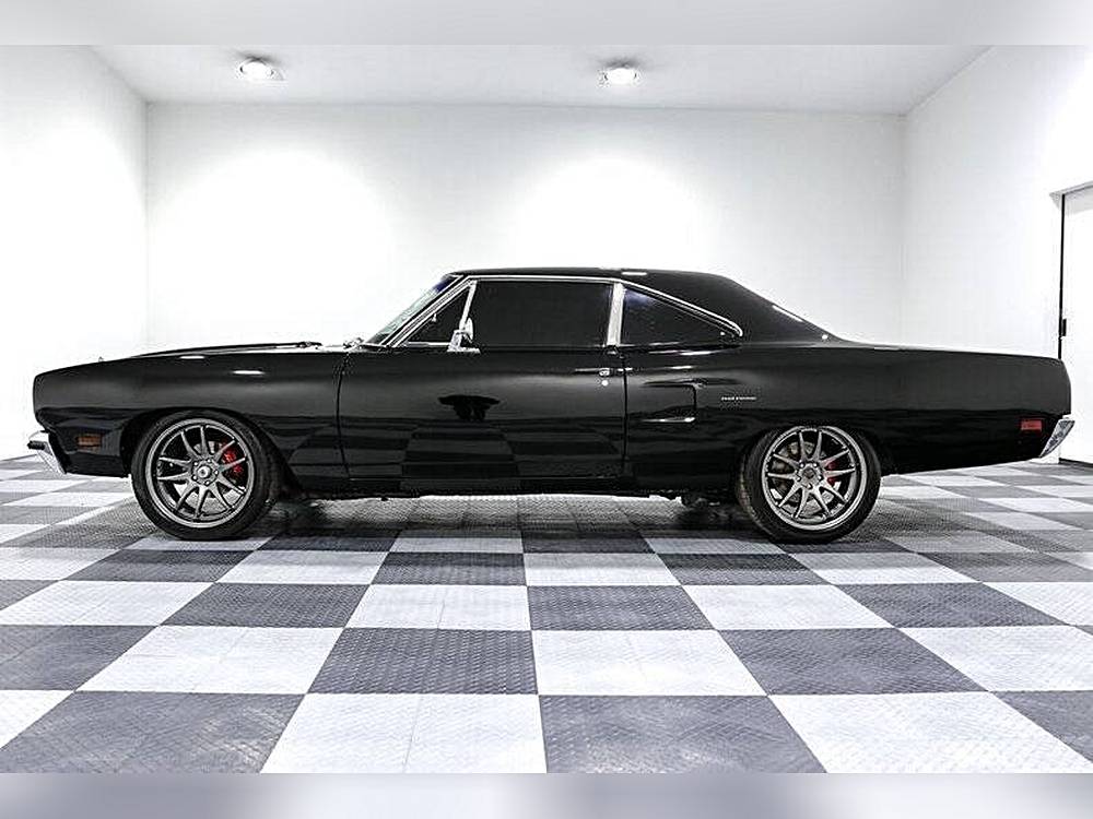 Plymouth-Roadrunner-1970-black-4