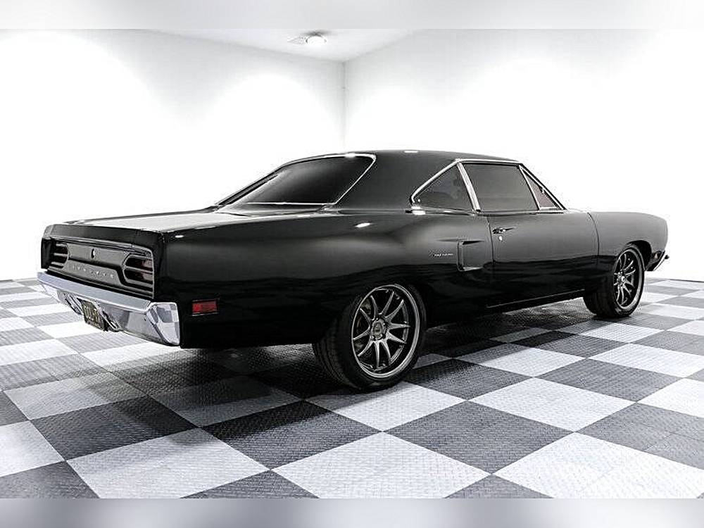 Plymouth-Roadrunner-1970-black-8