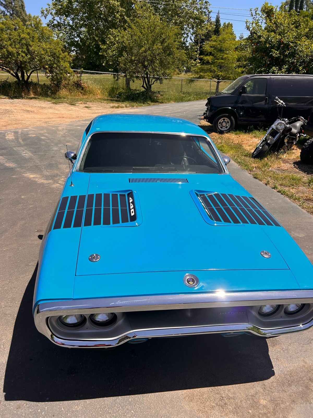 Plymouth-Roadrunner-1972-2