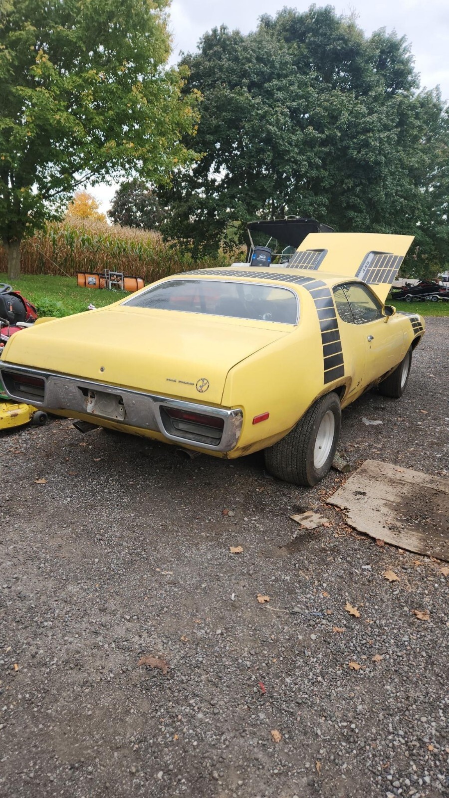 Plymouth-Roadrunner-1972-5