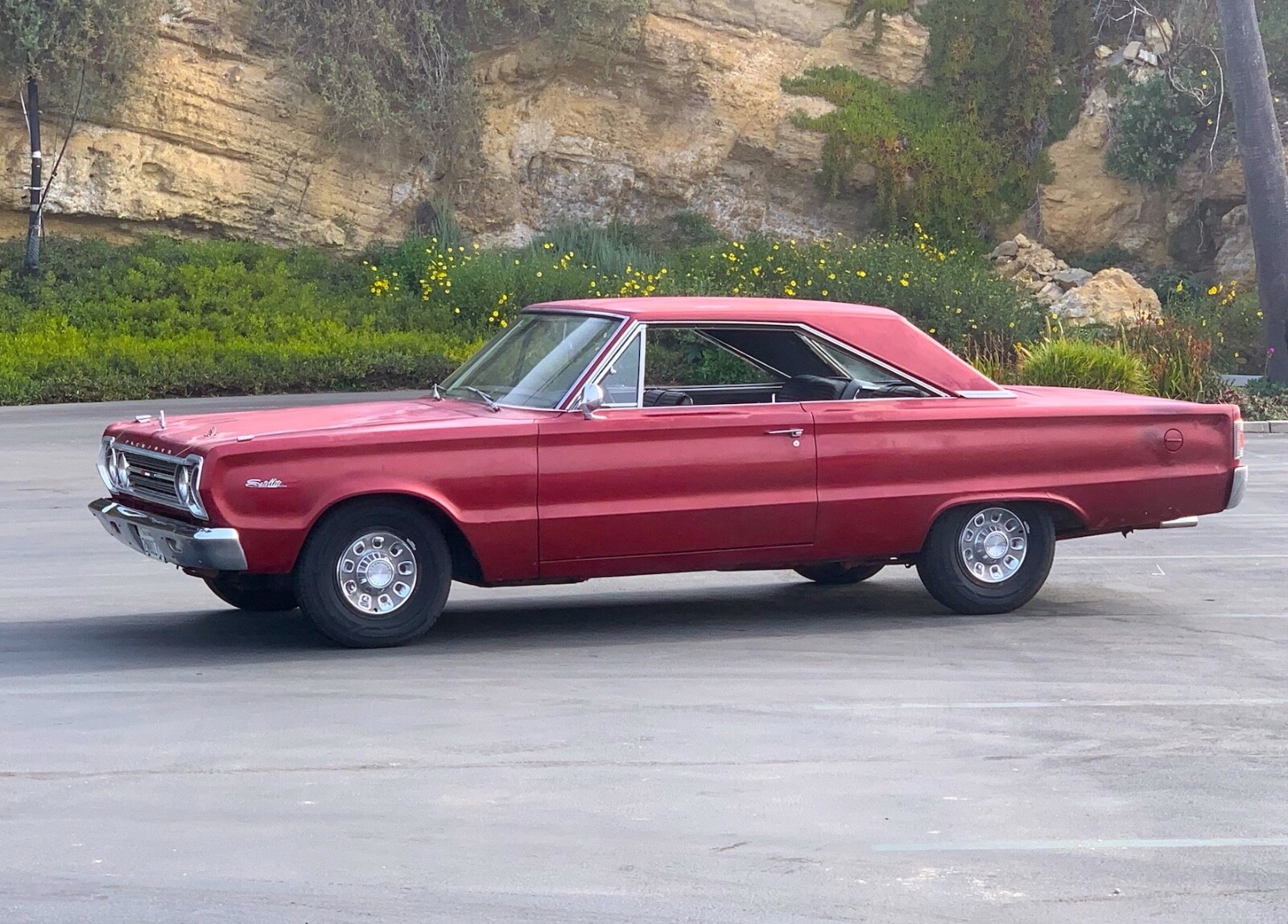 Plymouth-Satellite-1967-2-Door-Hardtop-Coupe-2