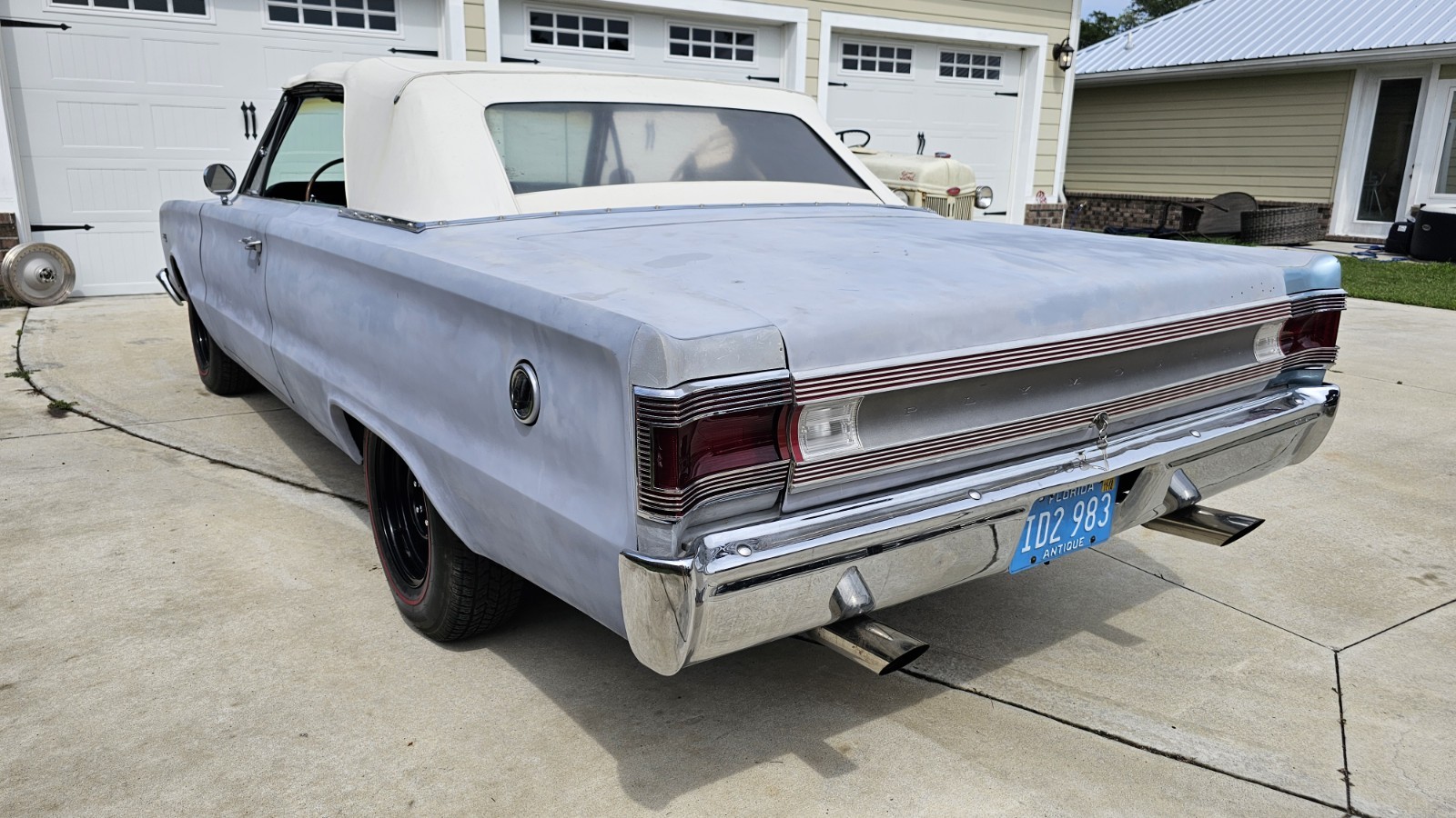 Plymouth-Satellite-1967-Convertible-4