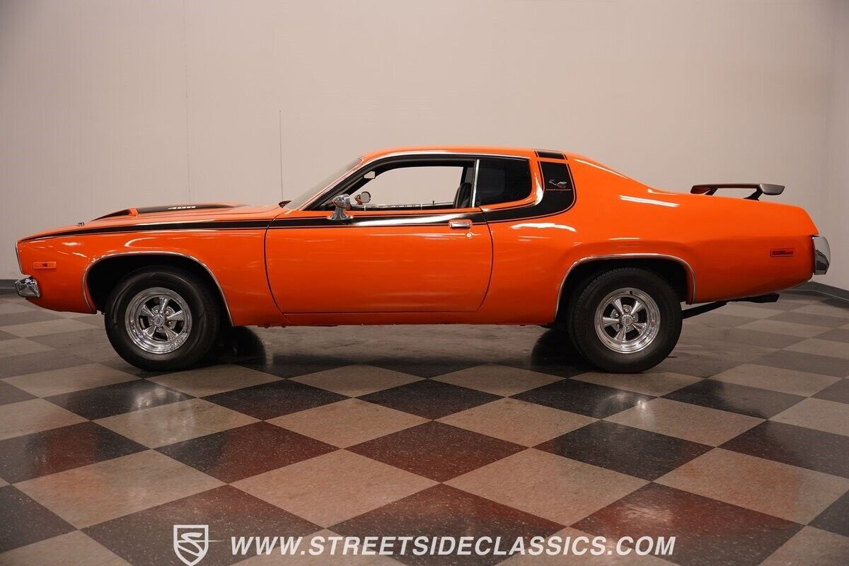 Plymouth-Satellite-1973-Coupe-2