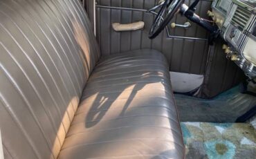 Plymouth-Special-deluxe-1948-custom-3