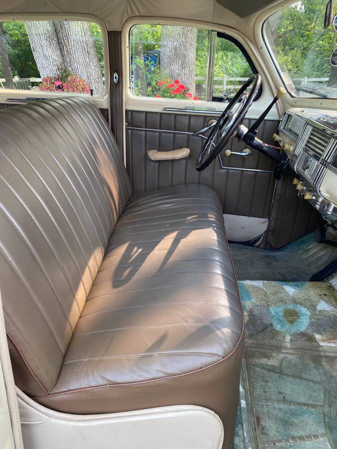 Plymouth-Special-deluxe-1948-custom-3