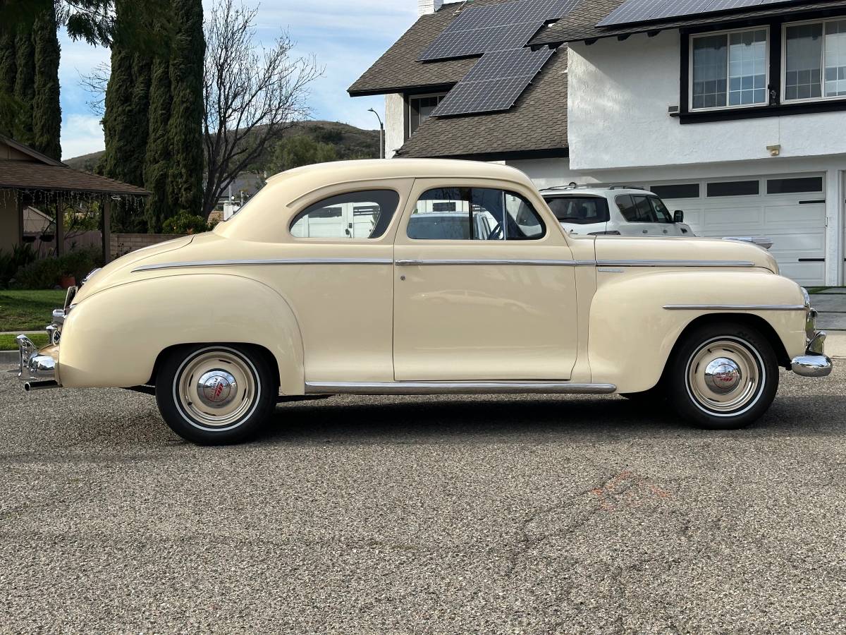 Plymouth-Special-deluxe-1949-custom-13