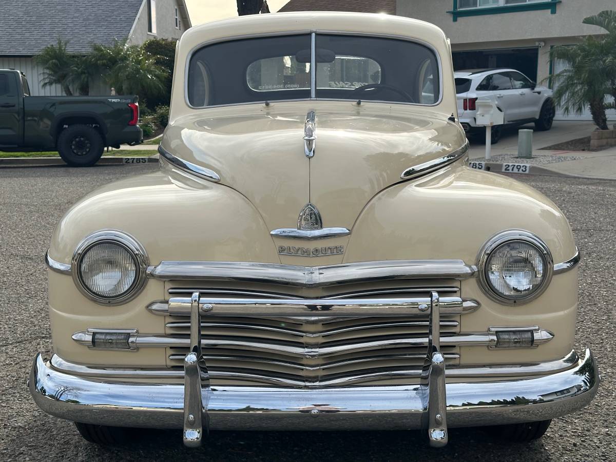 Plymouth-Special-deluxe-1949-custom-15