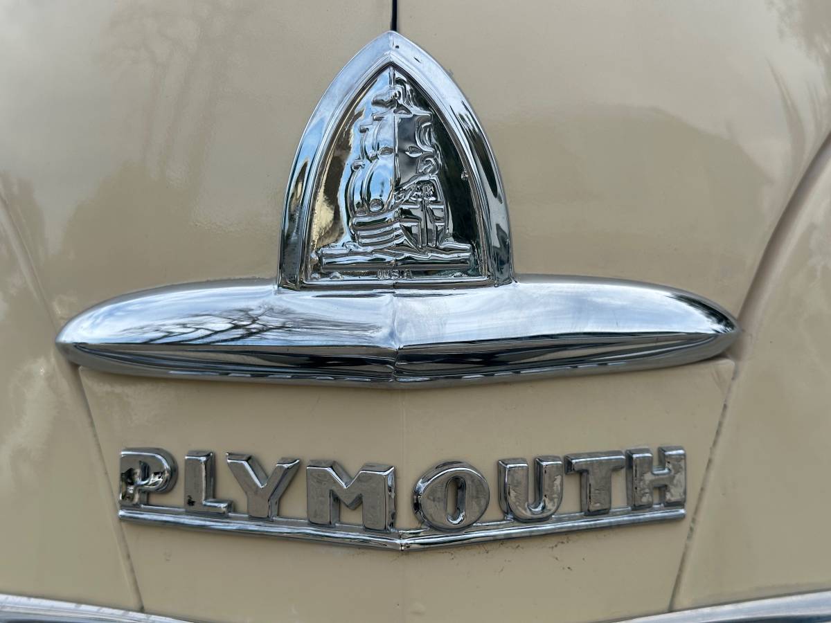 Plymouth-Special-deluxe-1949-custom-16
