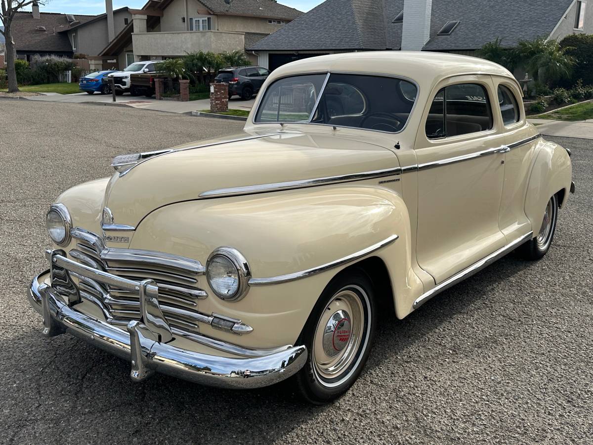 Plymouth-Special-deluxe-1949-custom-2