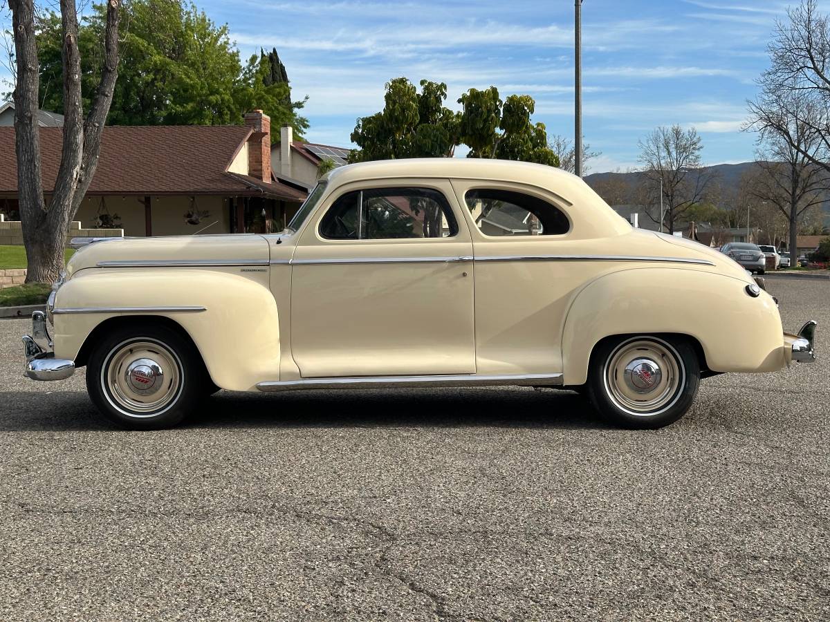 Plymouth-Special-deluxe-1949-custom-4