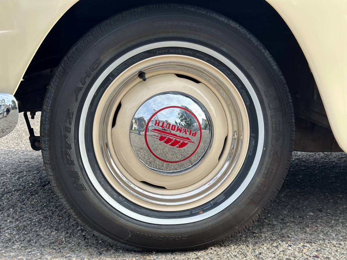 Plymouth-Special-deluxe-1949-custom-9