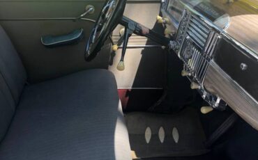 Plymouth-Special-edition-1948-black-4